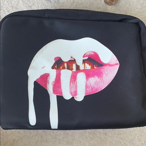 Kylie Cosmetics Birthday Edition - Picture 6 of 6